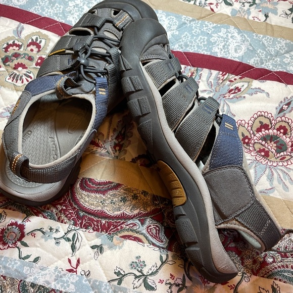 Keen Newport H2 Mens 10.5 Closed Toe Sandal Slip On Hiking Fishing Waterproof - Picture 8 of 15